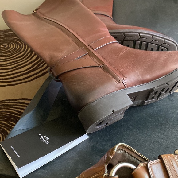 Beautiful riding coach boots only worn three times in original box - Picture 2 of 11